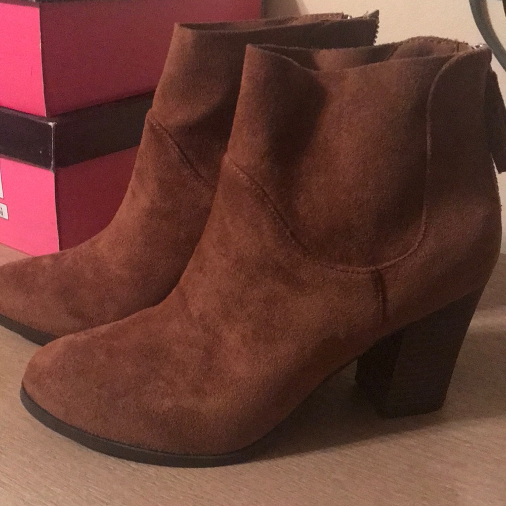 Size 6 1/2 brash heel